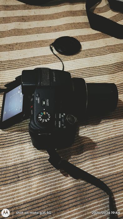 Фотоапарат Сони модел DSC-HX200V