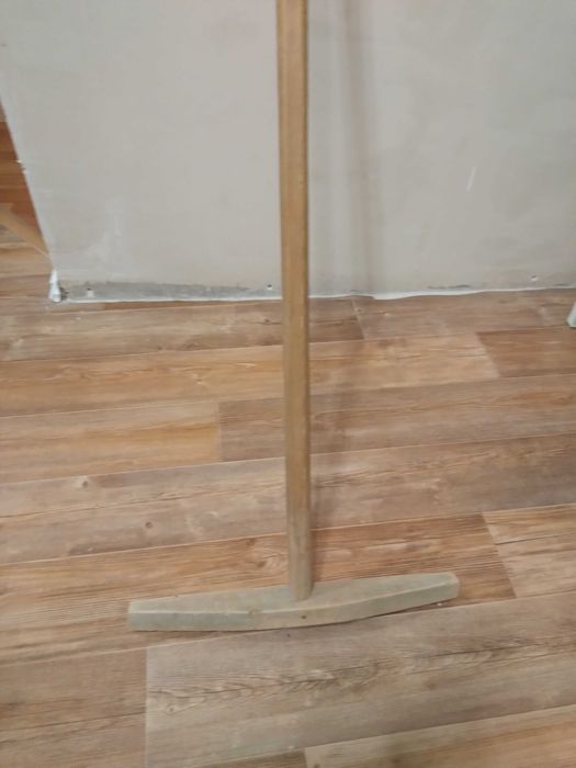 Продам деревянную швабру бу