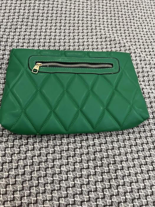 Женская сумка зеленного цвета