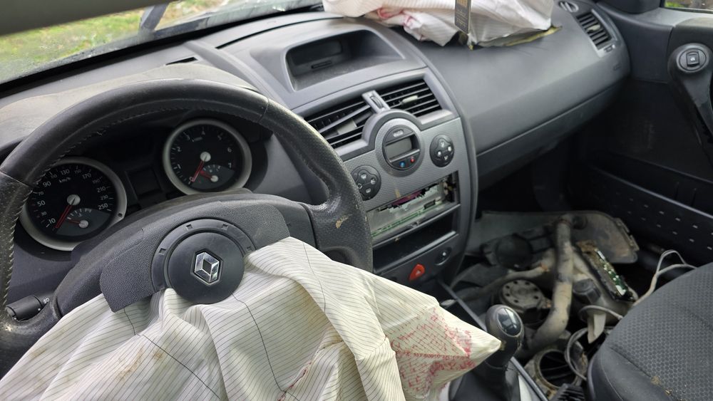 На части Рено Меган 2 1.6 16v 113 Renault Megane бензин