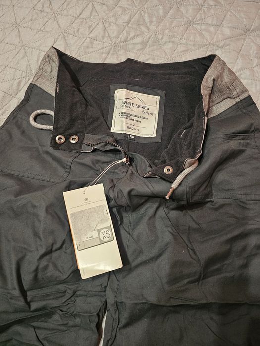 Дамско ски яке и ски панталон