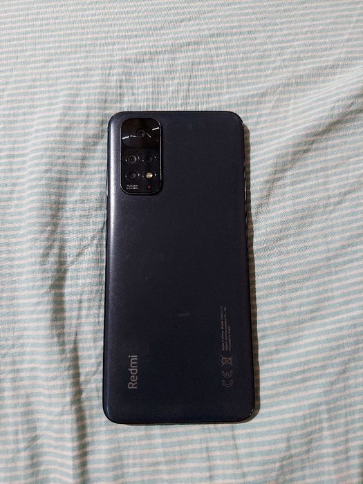 Redmi not 11 orta holatda sarpinalari bor ishlashi shaxshi abmenam bor