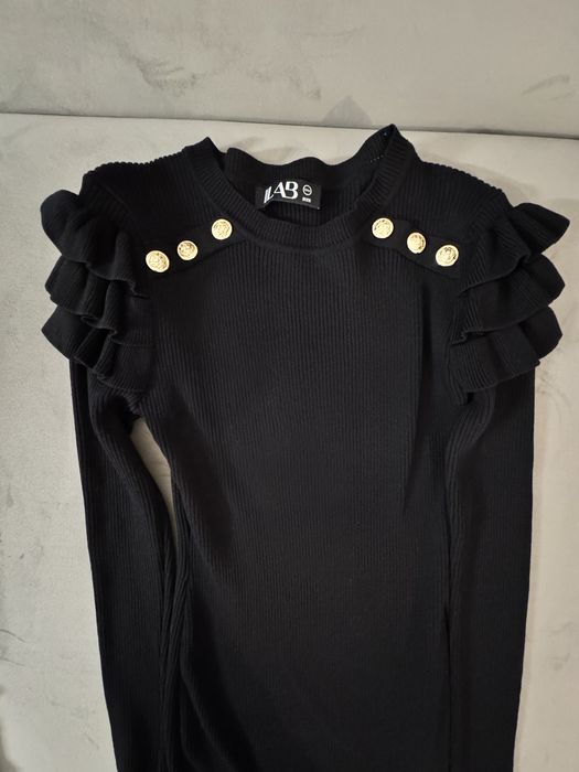 Rochiță  neagră, mulată, marimea S/M