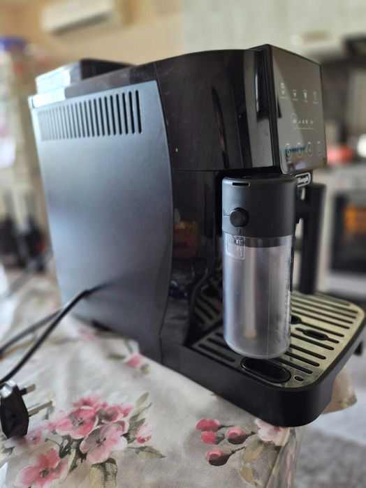 Delonghi Magnifica Start кафе автомат