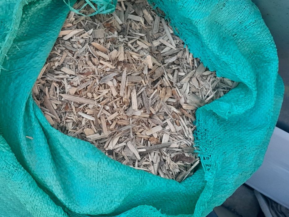 Продам щепа хвойную в мешках.