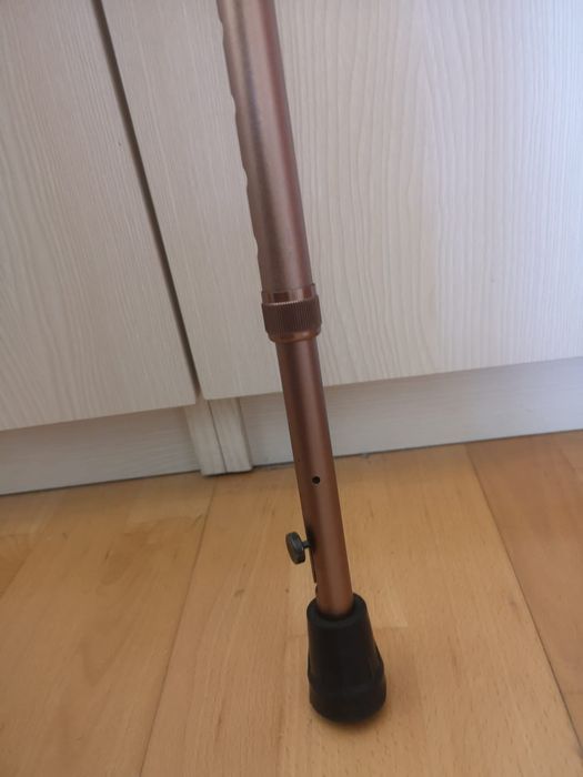 Baston reglabil omologat ușor și rezistent