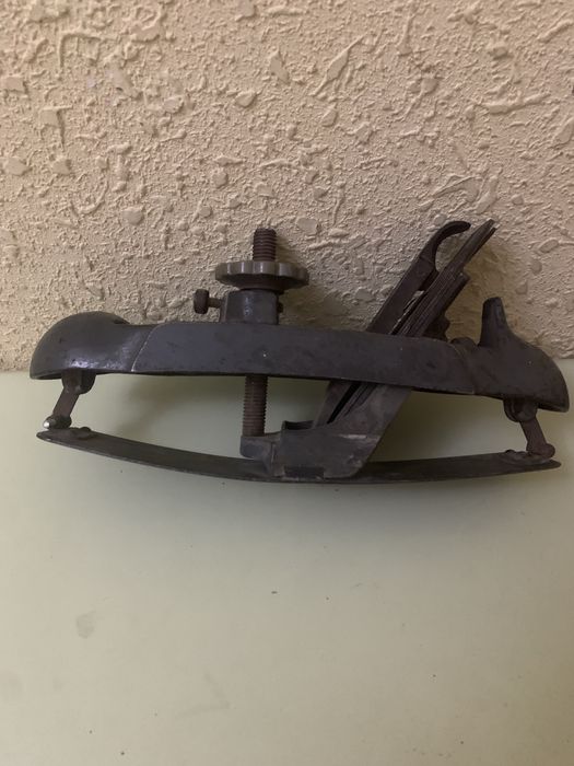 Рубанок с изменяющейся рабочей плоскостью