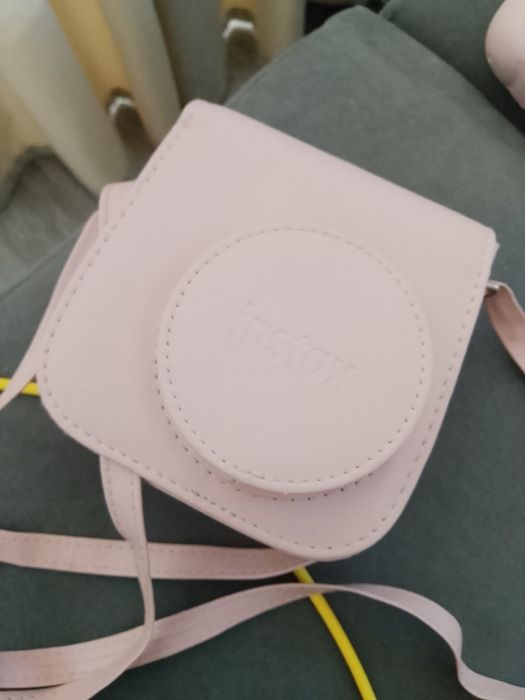 Продам instax mini 11