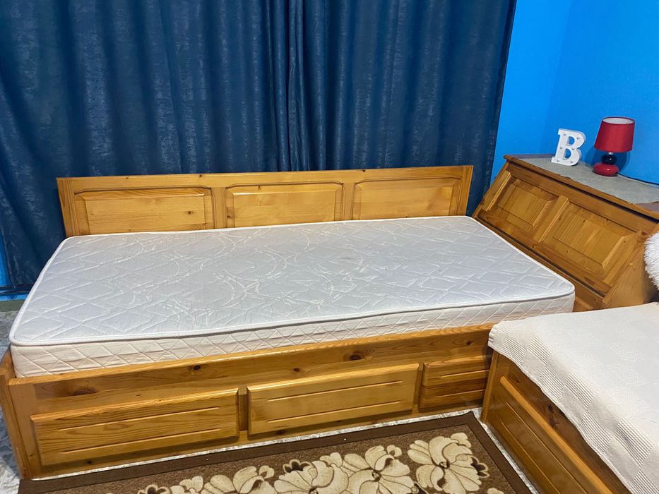 Обзавеждане с мебели от дърво