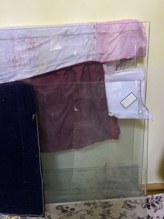 Шиша дарвоза ва эшик холати яхши