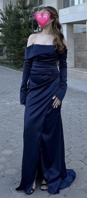 Вечернее атласное платье