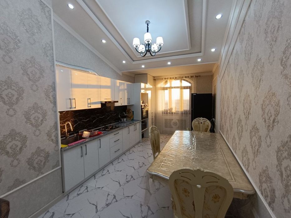 Продаю квартиру! Евро ремонт, заходи и живи,я сам хозяин,  описание!