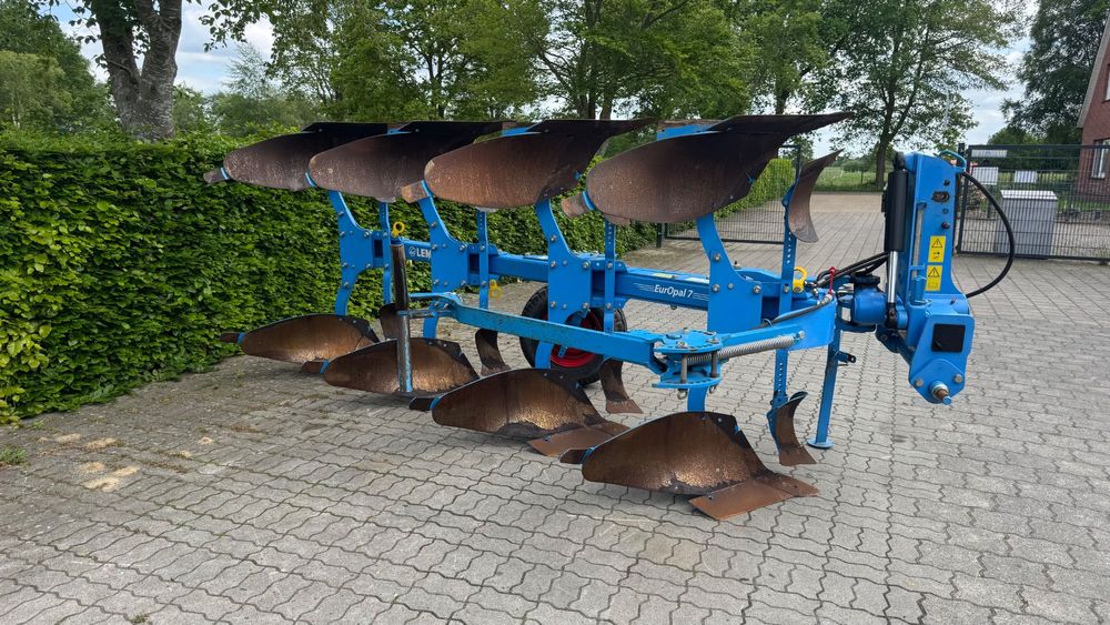 Lemken Europal 7 Omoch Claas Arion, Belarus tortadi
