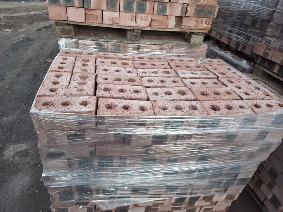 Продам кирпич новый.