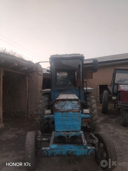 T 28 traktor sotiladi
