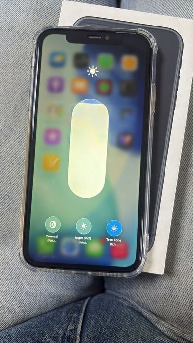 Продам Айфон 11 64гб