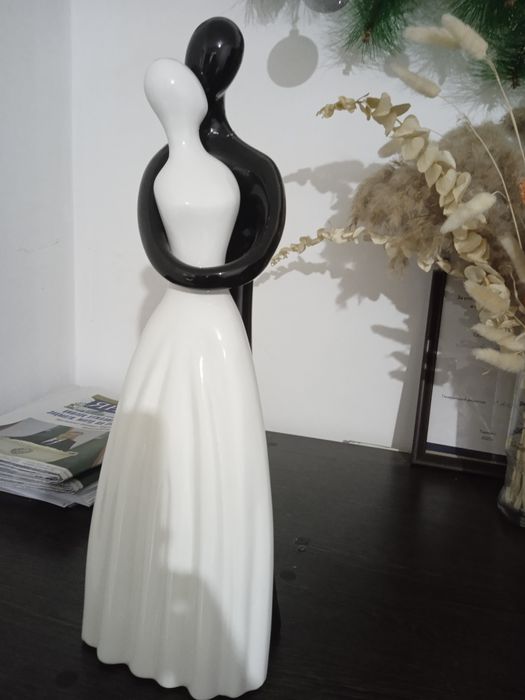 Продается фигура жениха и невесты