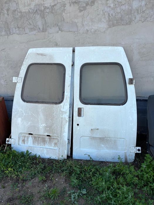Продам двери на газель