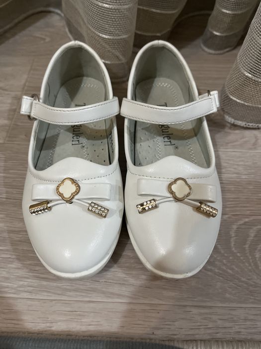 Продам туфли детские