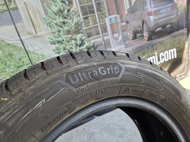 215/65/17 GOODYEAR 4бр
