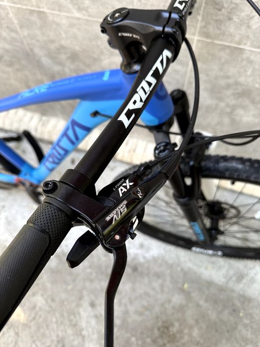 "Crosta"-велосипед, с облегченной алюминиевой  рамой.