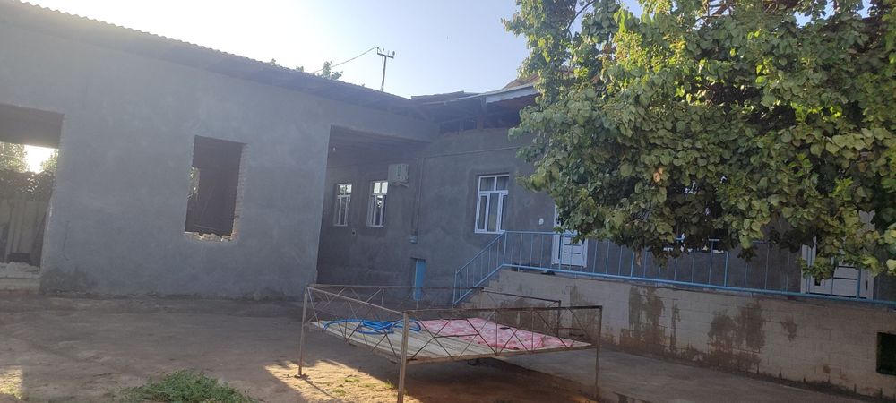 Toshket viloyati ZangiOta tumani Boz suv uchaska sotiladi