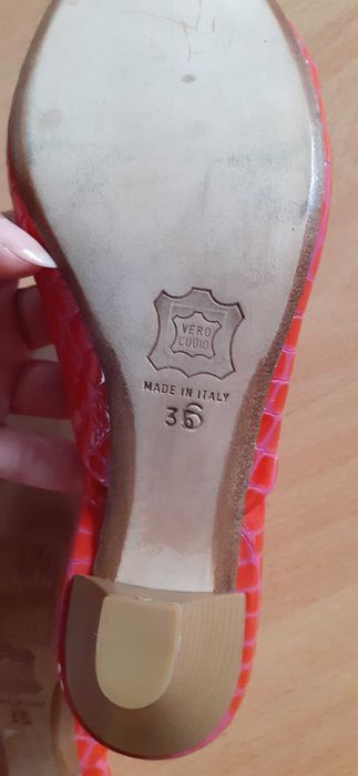 Чисто нови сандали ест.кожа