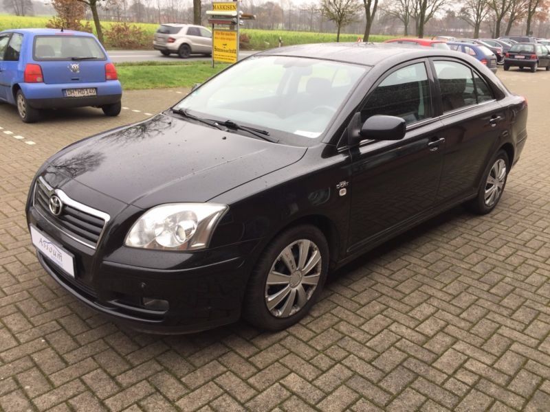 Toyota Avensis На части.