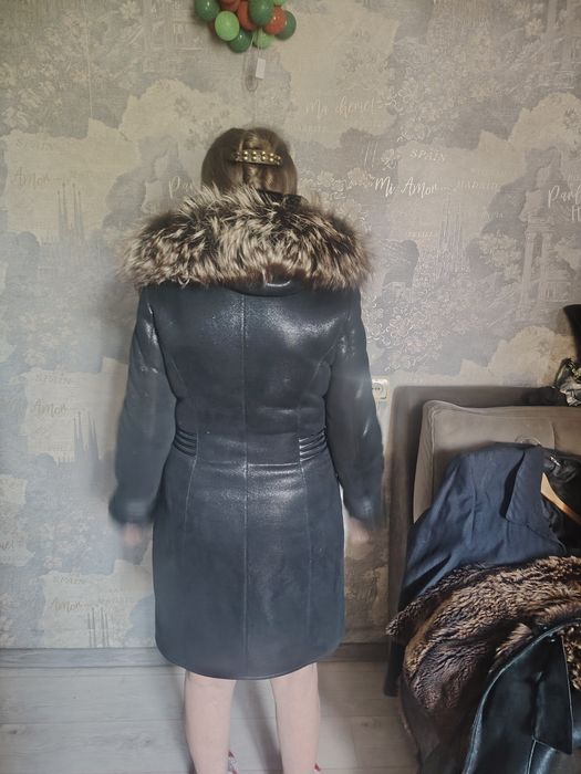 Продам куртку, дубленки и пальто
