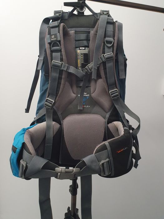 Туристическа раница Deuter Aircontact 40 + 10 SL, дамски модел