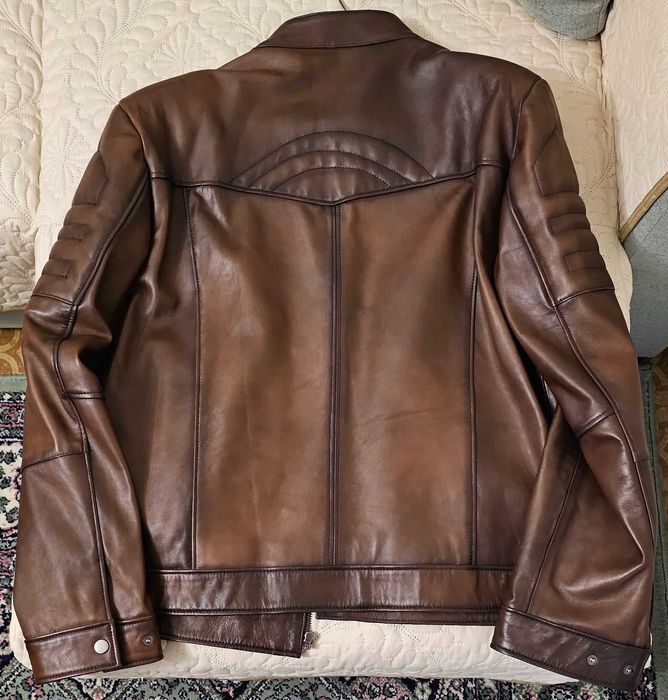 Мъжко яке от Естествена Кожа, в Черно и Кафяво. Перфектно състояние.