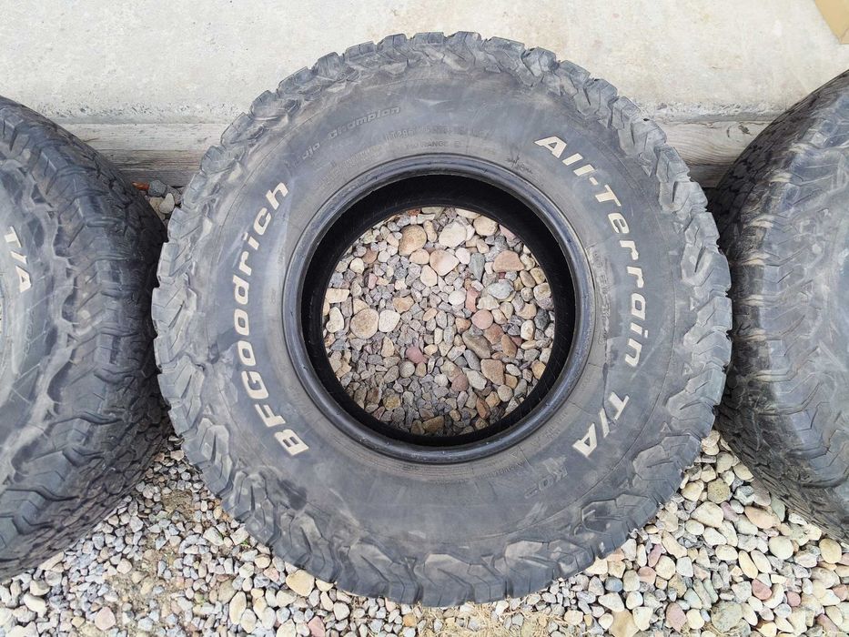 Продавам 4 бр. гуми BFGoodrich 285/75R16