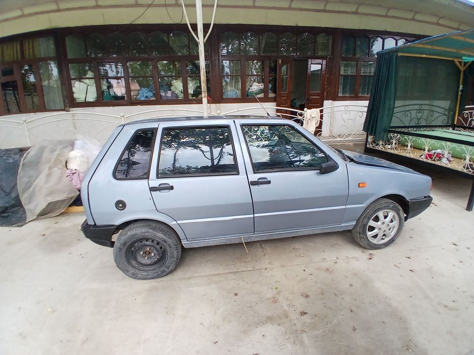 Fiat uno srochno sotiladi