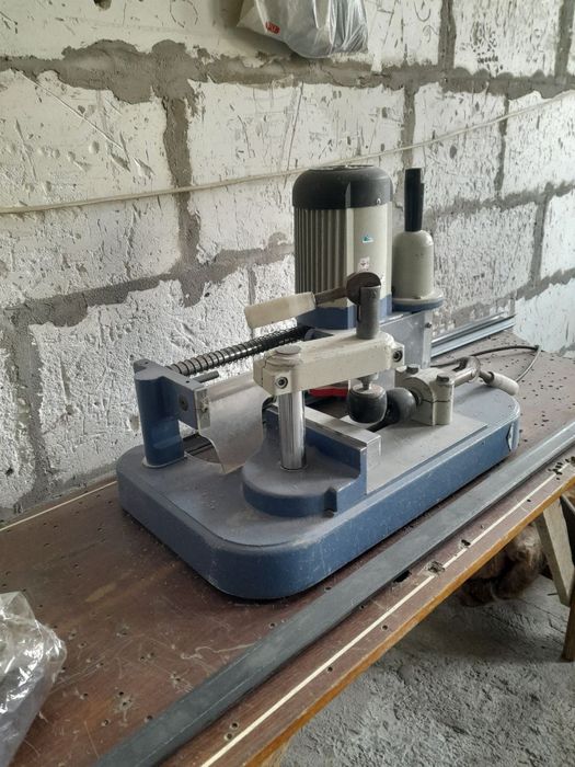 Akfa stanoklar ishlab turgan