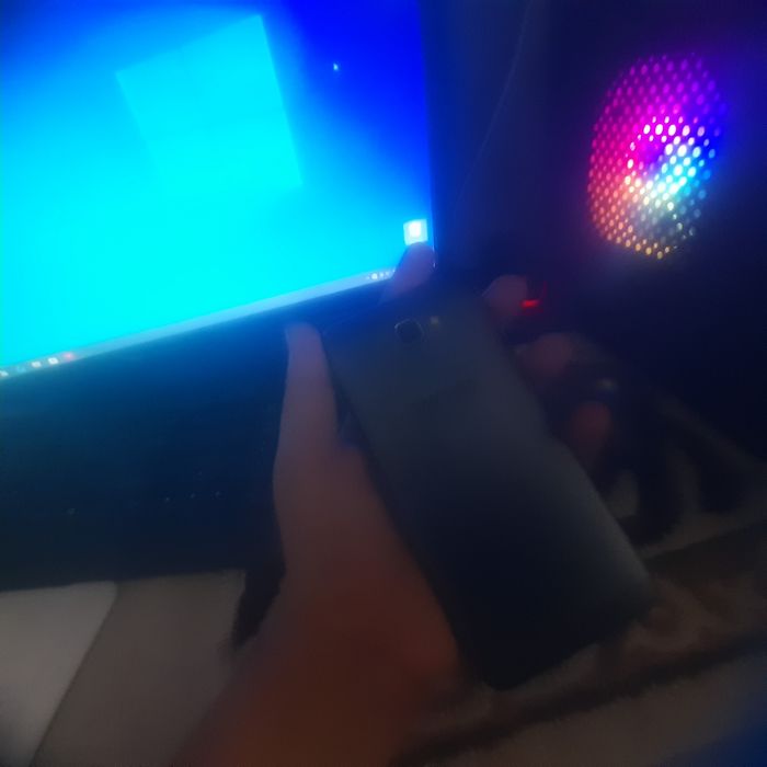 Продам планшет и телефон