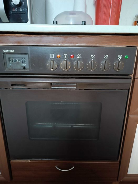 Фурна за вграждане Siemens