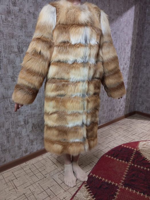 Шуба из меха лисы