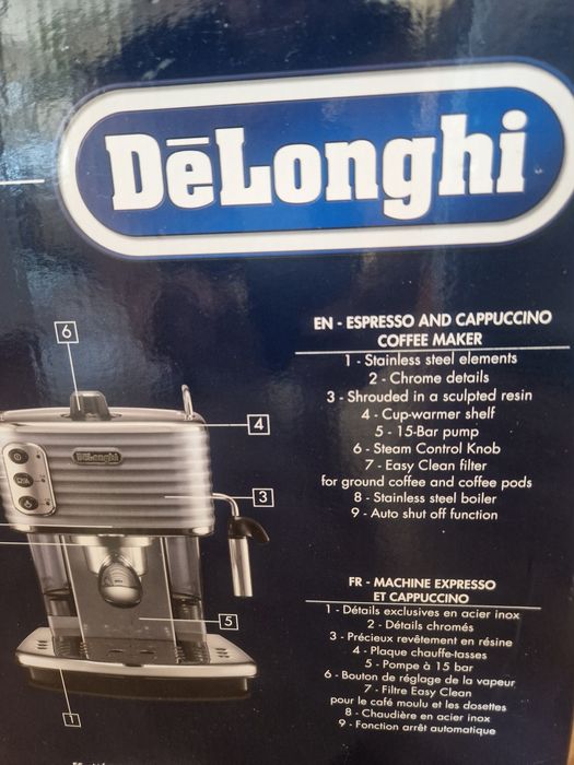 Espressor manual si cappuccino DeLonghi Scultura +capsule