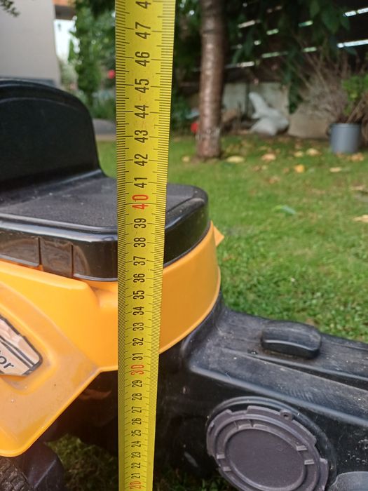 Tractor cu pedale