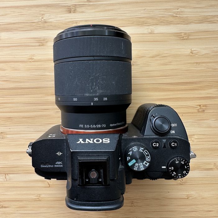 Sony A7iii фото апарат  + FE f3.5-5.6 / 28-70mmm Обектив