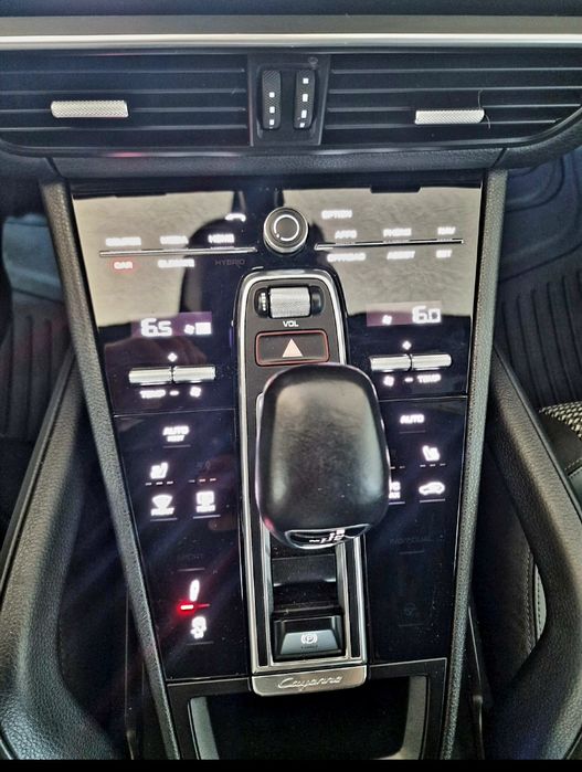 Se vinde Porche Cayenne S