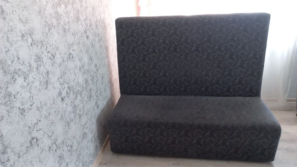 Диваны для столовой зоны 2шт.