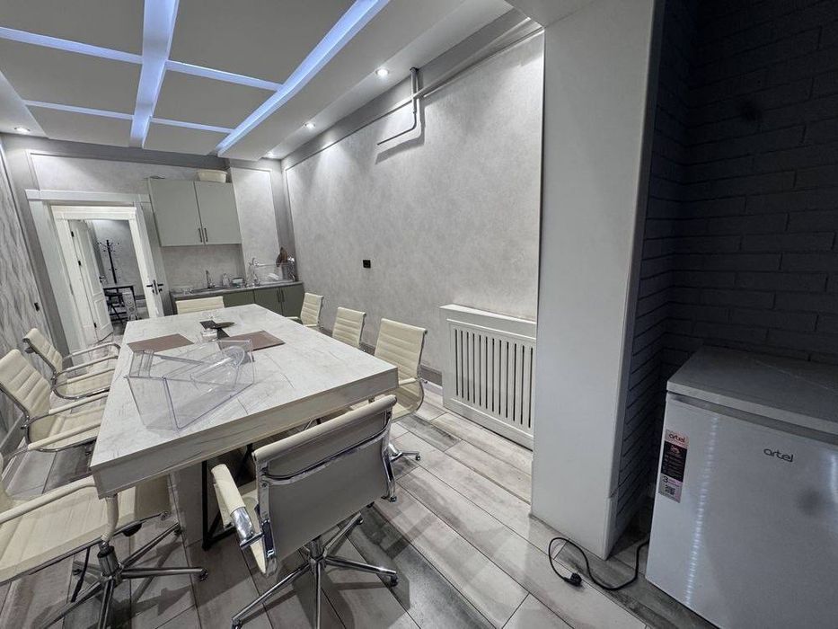 Метро Айбек 1 этаж 4х ком 110м2 Парковка есть