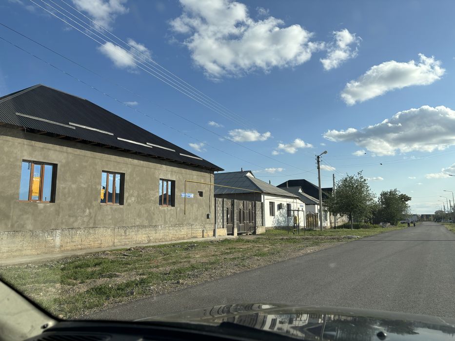 Жер үй сатылады.