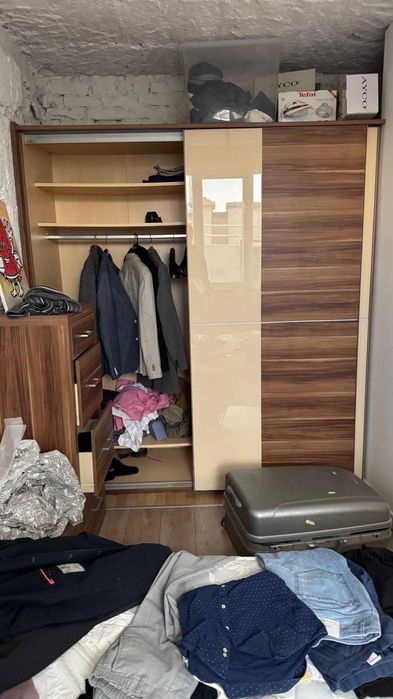 гардероб в отлично състояние