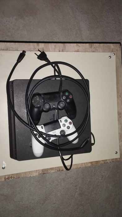Продаю срочно! Срочно! PlayStation4