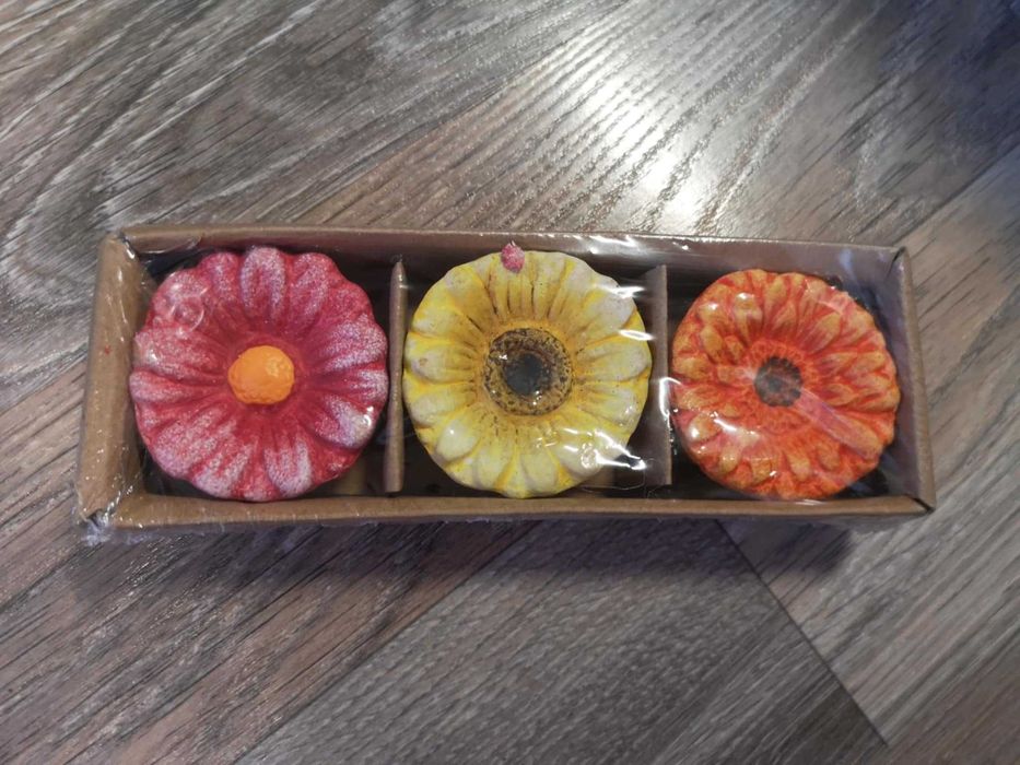 Домакински принадлежности-чинии, Коледни чаши,яйцерезачка,закачалки