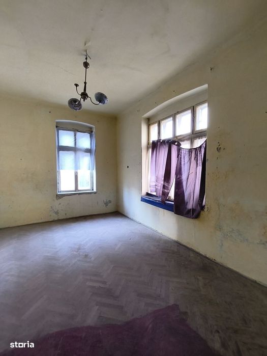 Apartament în Peninsula aproape de plaja, 105 mp, etaj 1, decomandat.
