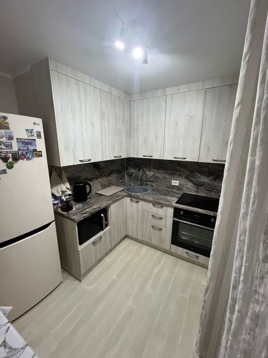 Продам 2хком квартиру район Азии.