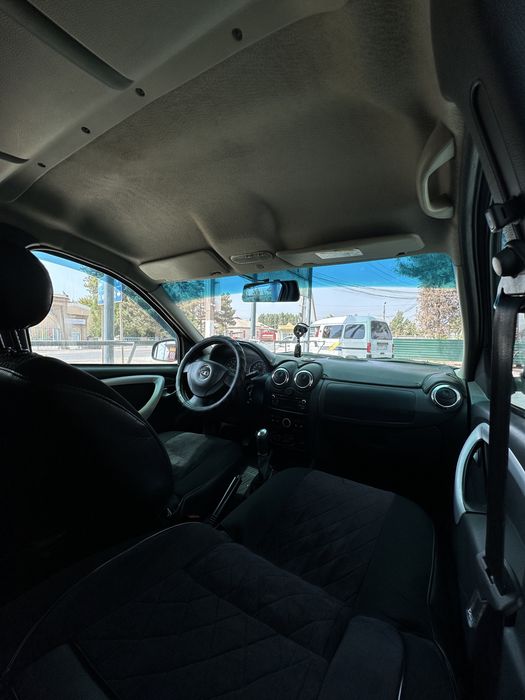 Lada Largus Yil 2014